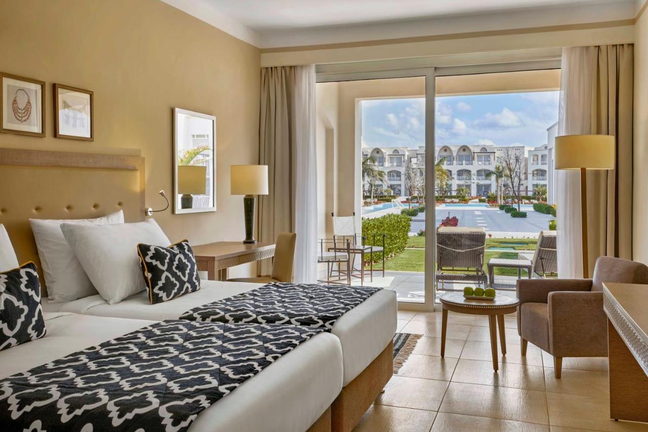 Steigenberger Resort Alaya Marsa Alam - Red Sea - Adults Friendly 16 Years Plus 코라야베이 외부 사진 A room at the El Alamein Sheraton